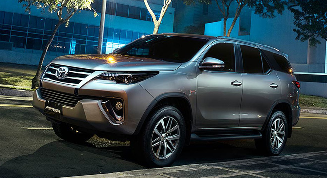 Cho thuê xe Toyota Fortuner 7 chỗ